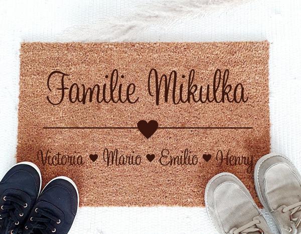 Personalisierte Fußmatte - "Familie-Herz" Personalisierte Fußmatte - "Familie-Herz"